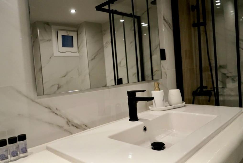 דירות פאטרה Cosy Loft מראה חיצוני תמונה